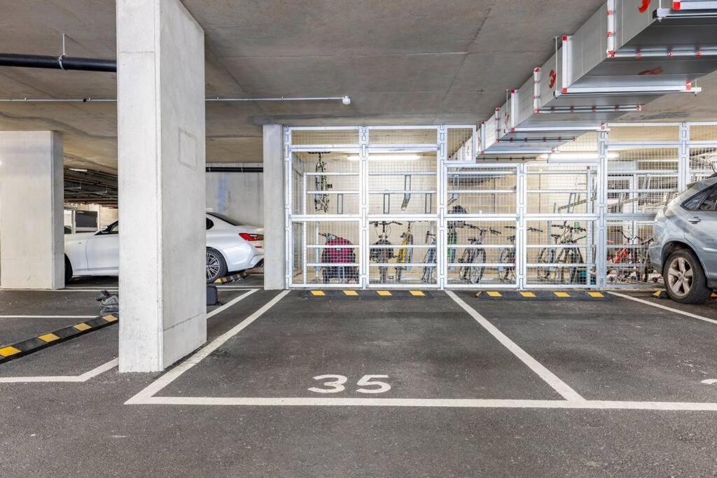 Stylish & Comfortable Top-floor Flat In Harrow * Londra